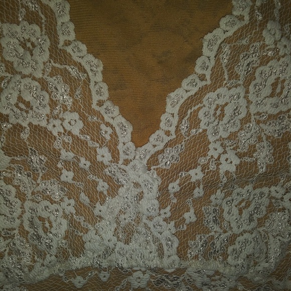 CAbi | Lacey Sleeveless Blouse - Picture 5 of 8